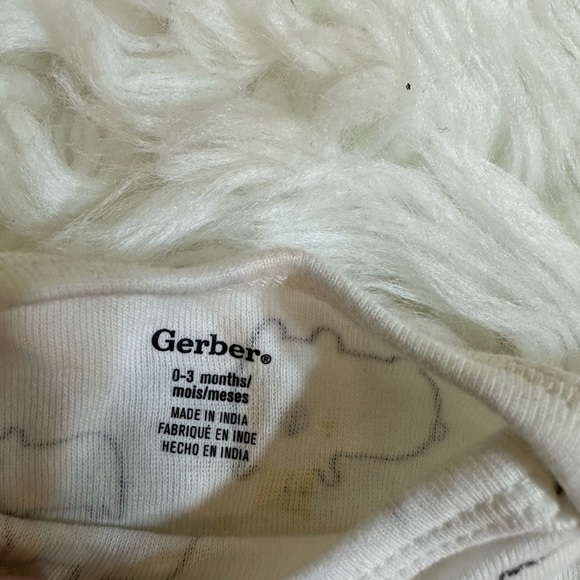 Gerber Baby Boy 0-3 month onesies lot - Picture 5 of 5